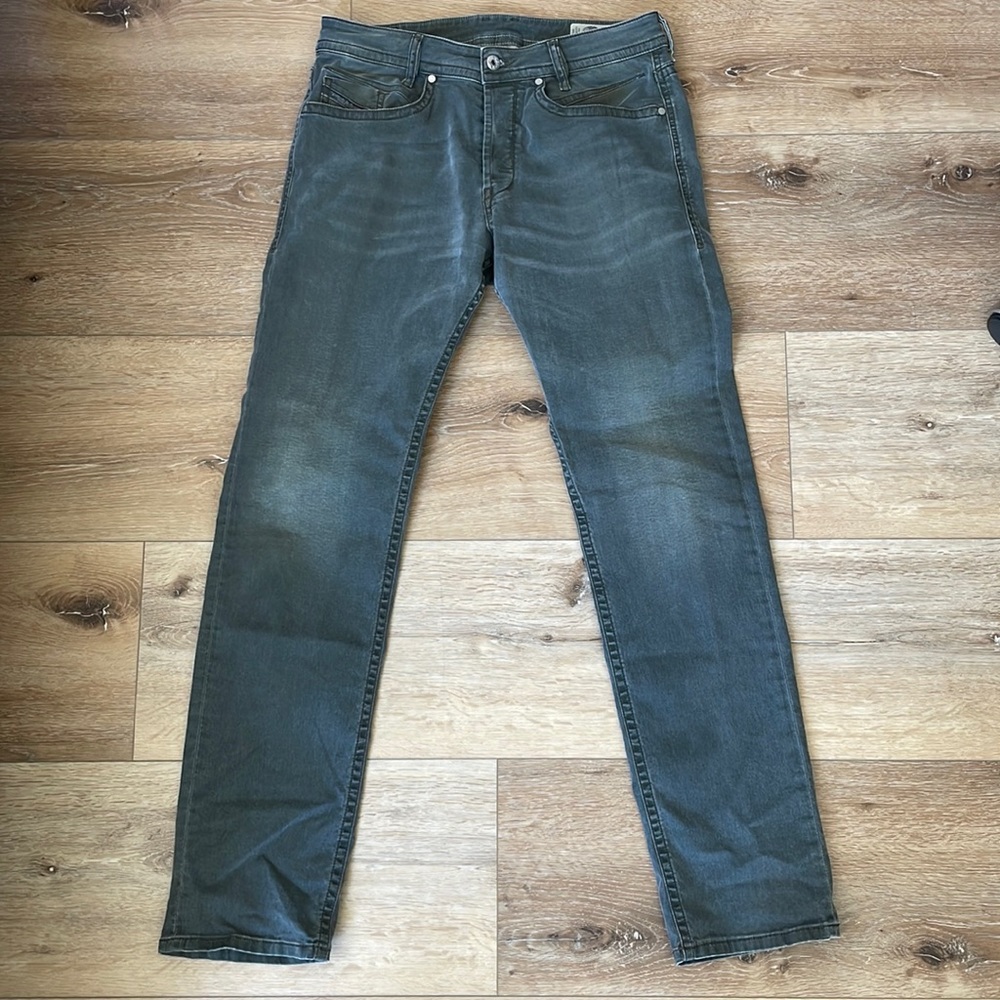 Grey Diesel men jeans size 30 regular slim tapered in excellent conditions
